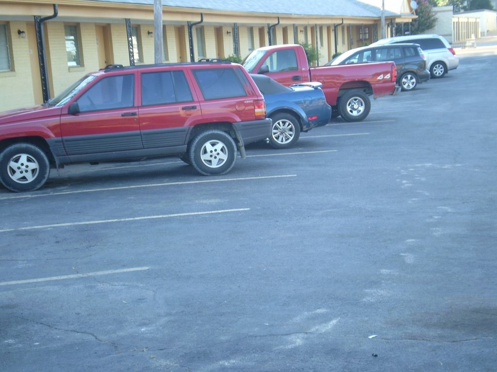 Sunrise Inn - Brownsville Экстерьер фото