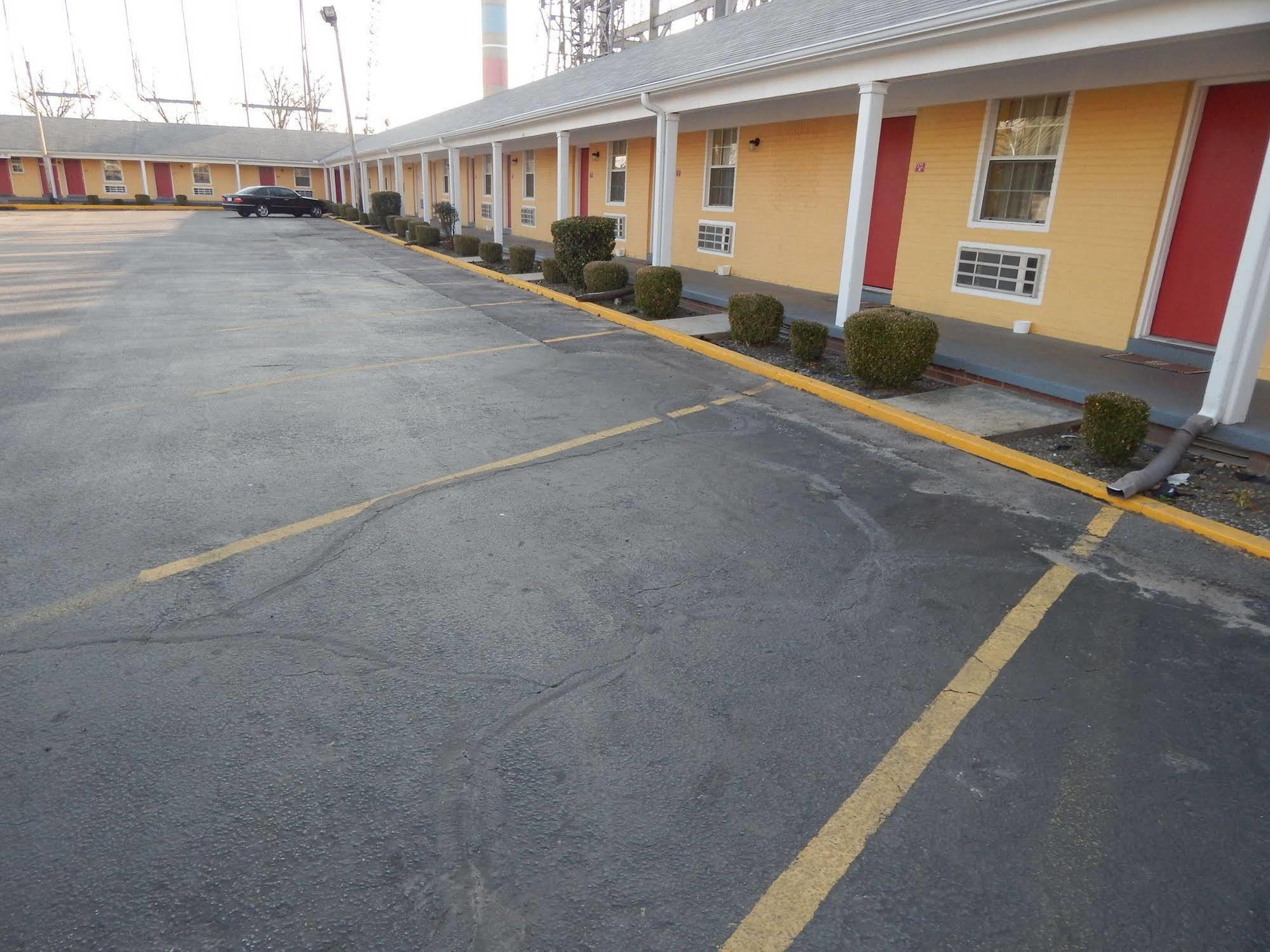 Sunrise Inn - Brownsville Экстерьер фото
