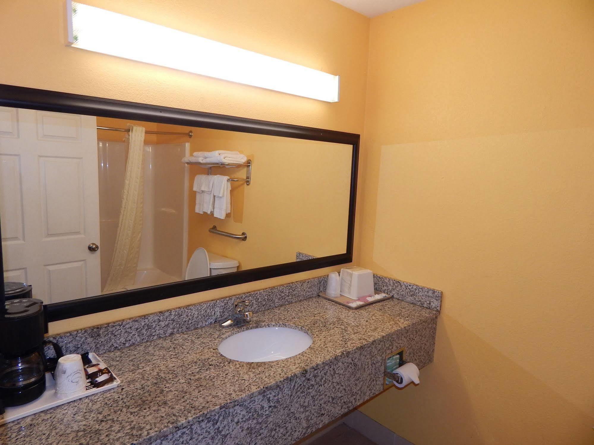 Sunrise Inn - Brownsville Экстерьер фото