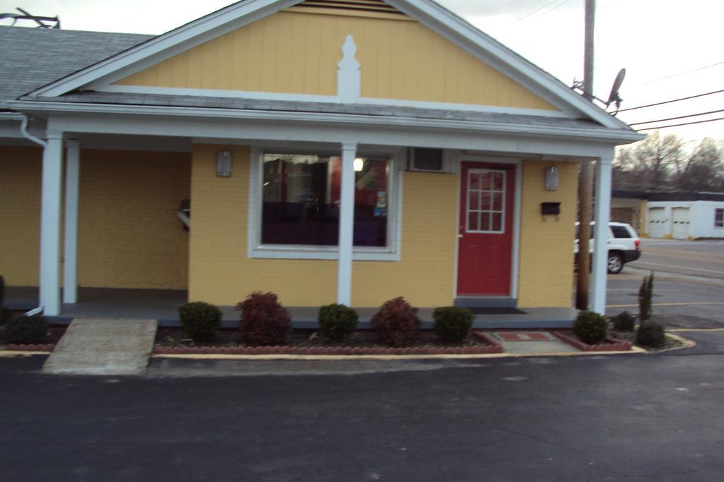 Sunrise Inn - Brownsville Экстерьер фото